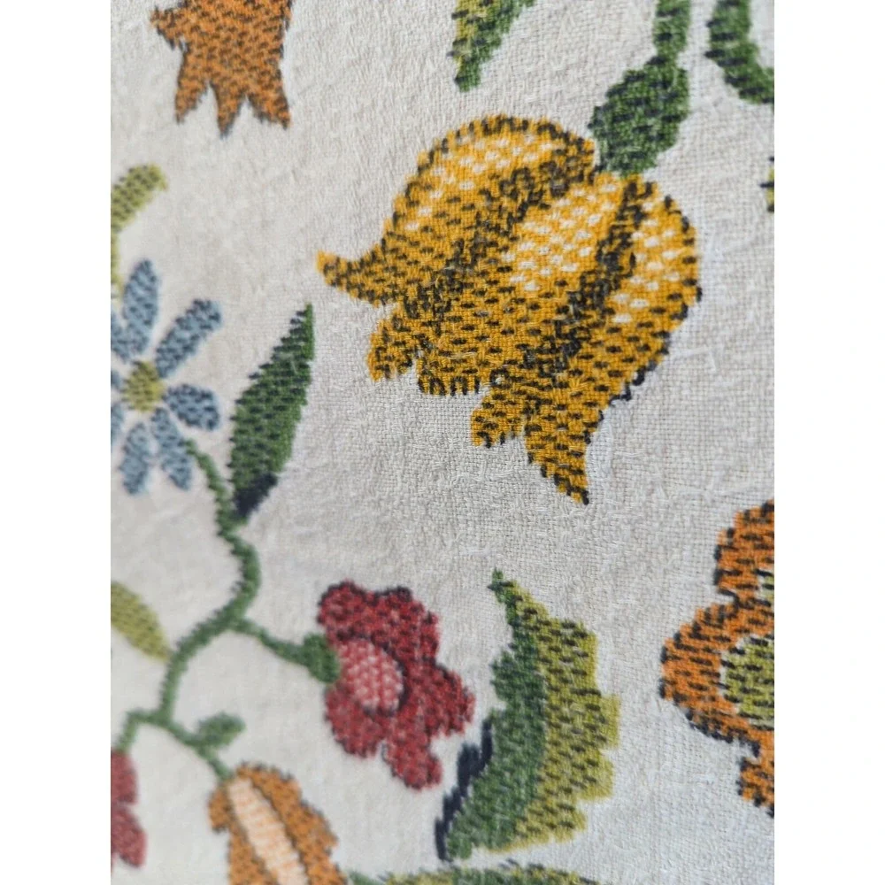 Gorgeous Stitched‎ Embroidered Floral Tablecloth Vintage 44x95